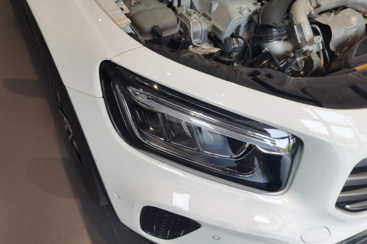 Used Mercedes-Benz GLB 2024 Refresh GLB 220 Dynamic Edition Right Front Headlight