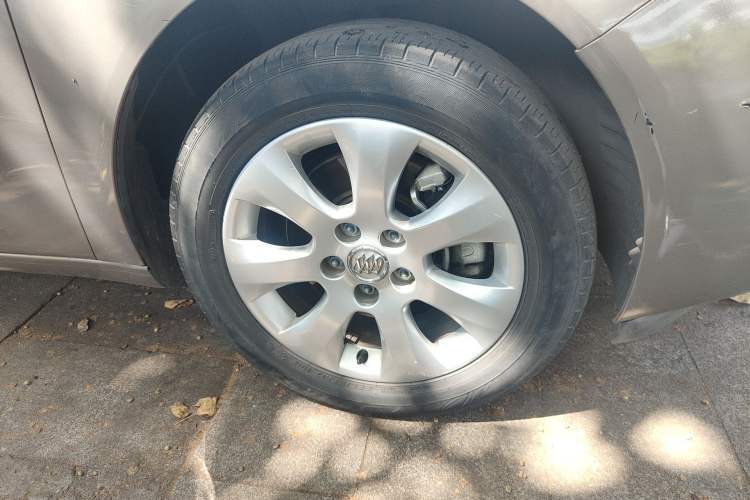 Used Buick Regal 2015 1.6T Elite Tech Model Right Front Wheel Hub