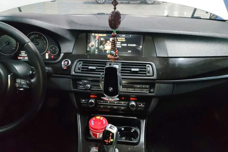 Used BMW 5 Series 2013 525Li Luxury Model