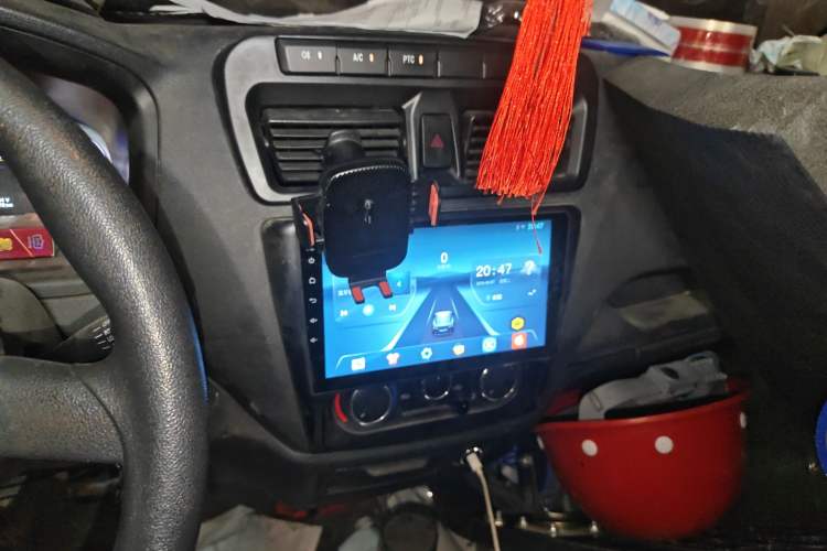 Used CHANGAN KAICHENG Ruixing EM60 2022 Pure Electric Van 4498 mm Long Flat Roof with Rear-Hinged Doors 2 Seats 60 kW 41.86 kWh Audio And AC Panel