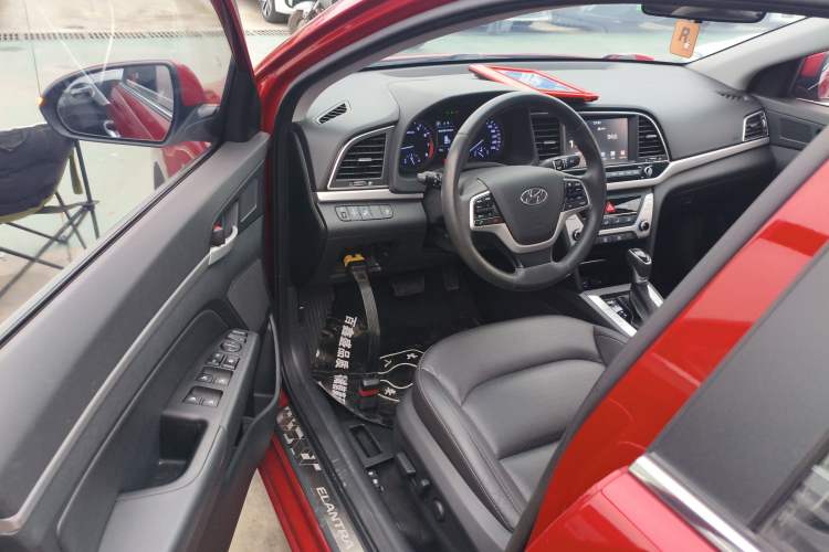 Used Hyundai Elantra (6th Generation / Lingdong) 2016 1.6L Automatic ZhiXuan · Luxury Version
