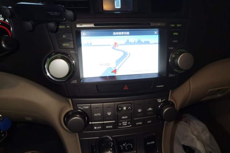 Used Toyota Highlander 2011 2.7L Two-Wheel Drive 7-Seater Luxury Navigation Edition