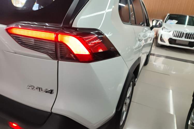 Used Toyota RAV4 2020 2.0L CVT Two-Wheel Drive Fashion Edition
