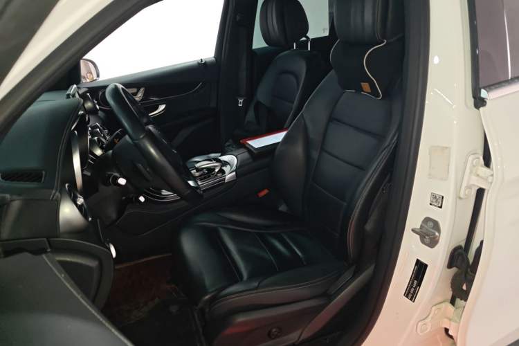 Used Mercedes-Benz GLC 2017 GLC 260 4MATIC Dynamic Edition Left Front Seat