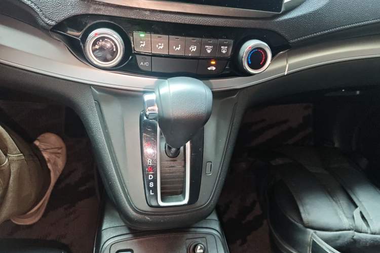 Used Honda CR-V 2016 2.0L two-wheel drive Urban Edition
