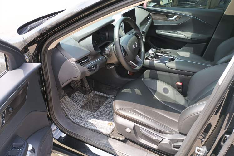 Used Hongqi E-QM5 2022 431 km Charge & Enjoy Edition
