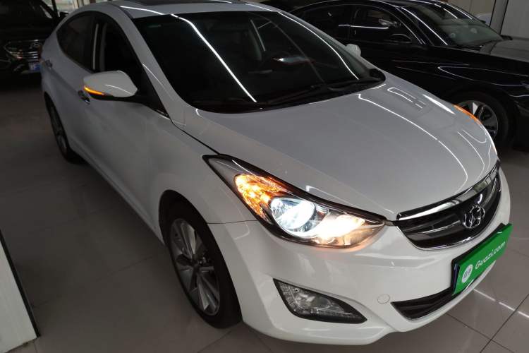 Used Hyundai Elantra (5th Generation / Langdong) 2015 1.6L Automatic Leading Model Front Right 45 Deg
