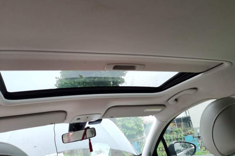 Used Citroen C5 2011 Dongfang Zhilü 2.3L Automatic Zunyu Model Headliner