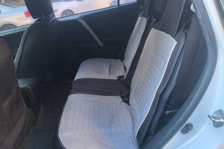 Used Toyota RAV4 2016 2.0L CVT Two-Wheel Drive Comfort Edition China V Standard
