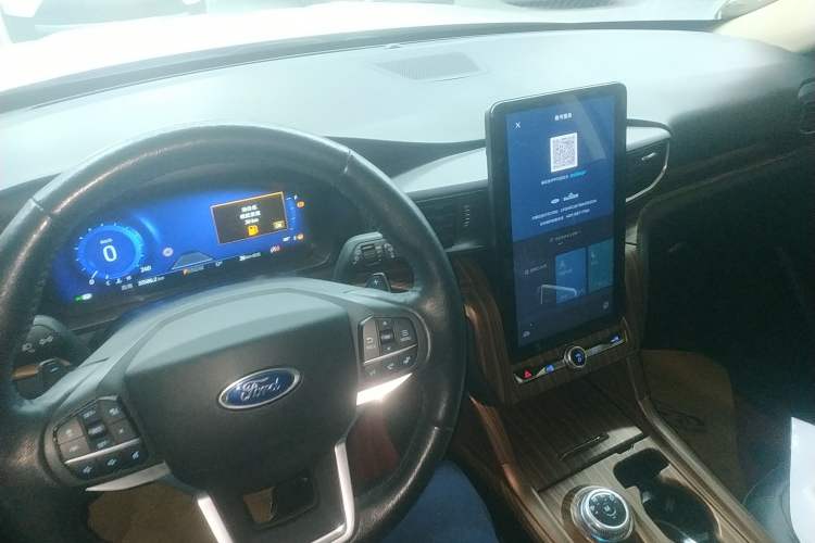 Used Ford Explorer 2020 EcoBoost 285 4x4 Titanium Edition 6 Seats