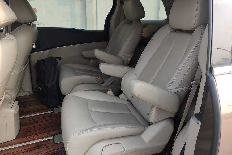 Used Buick GL8 2018 28T Luxury Model China VI Standard
