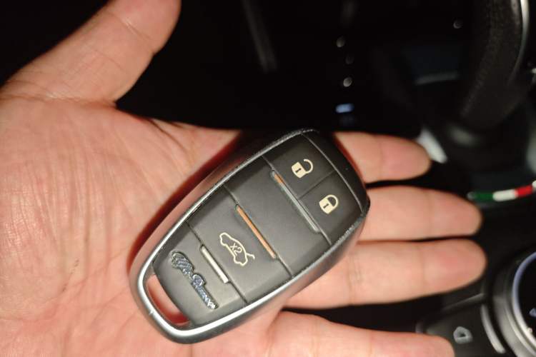 Used Alfa Romeo Giulia 2021 2.0T 280HP Luxury Edition
