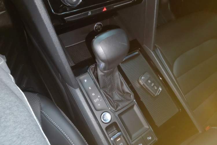 Used Volkswagen Teramont 2020 330TSI Two-Wheel-Drive Luxury Edition China VI Standard
