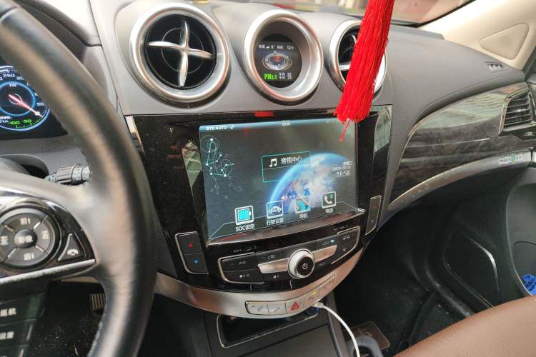 Used BYD Tang New Energy 2015 2.0T Four-Wheel-Drive Flagship Model Audio And AC Panel