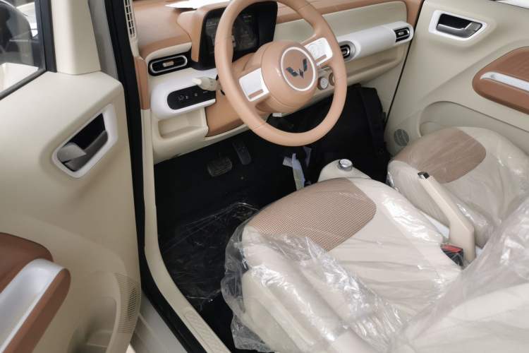 Used Wuling Hongguang MINIEV 2024 3rd Generation 215km Youth Edition
