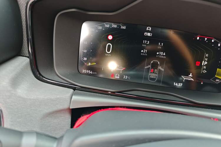 Used Lynk & Co 03 2021 1.5TD DCT Jing Champion Edition Odometer Close Up
