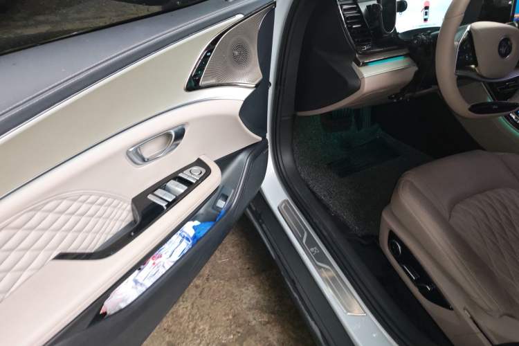 Used BYD Han 2024 EV Glory Edition 605KM Front-Wheel-Drive Premium Model