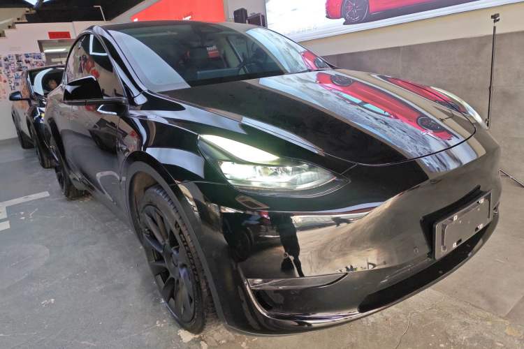 Used Tesla Model Y 2022 Long-Range All-Wheel-Drive Version