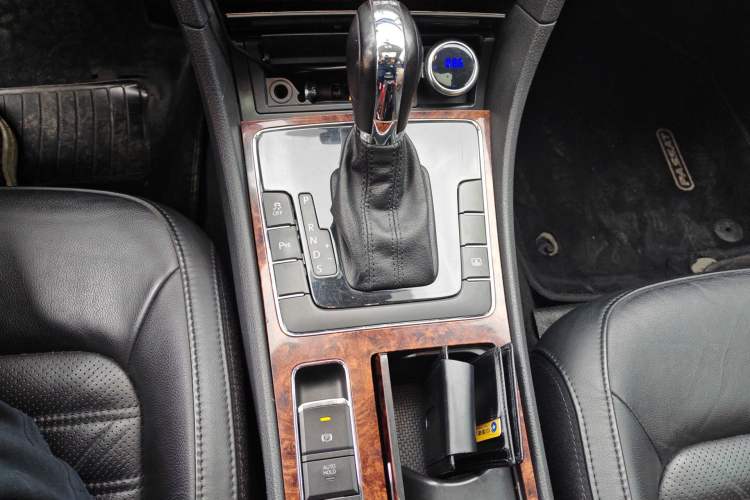 Used Volkswagen Passat 2011 1.8TSI DSG Prestige Edition Gear Lever