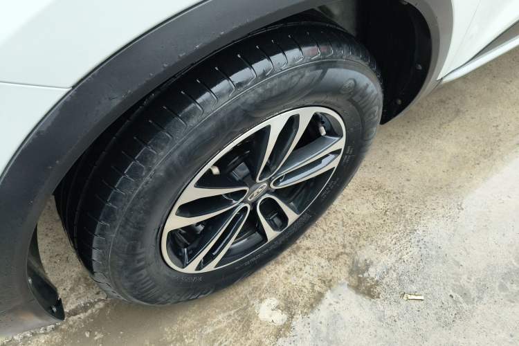 Used Cowin Xuanjie 2021 1.5L CVT Star Edition Left Front Wheel Hub