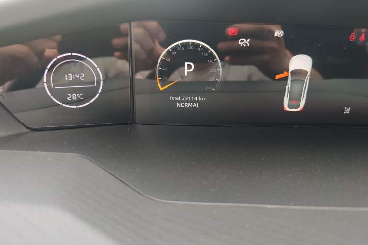 Used CHANGAN UNI-V 2022 2.0T Leading-Speed Edition Odometer Close Up