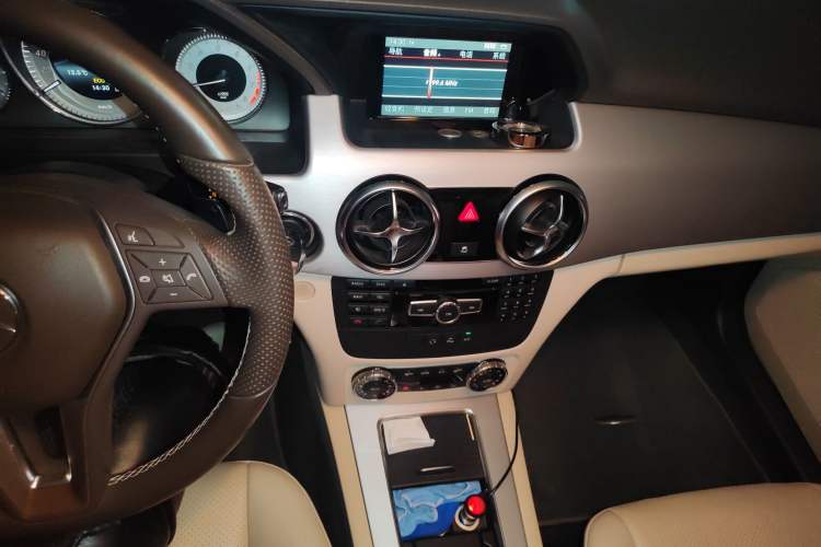 Used Mercedes-Benz GLK-Class 2014 GLK 260 4MATIC Dynamic Model