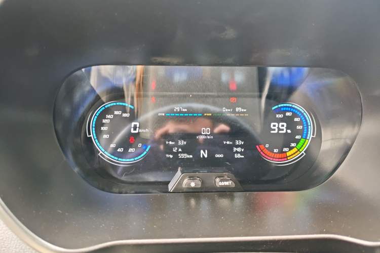 Used CHANGAN KAICHENG Ruixing EM80 2025 Wealth Edition Passenger Version Comfortable Model 6 Seats 300km Side-Hinged Doors
