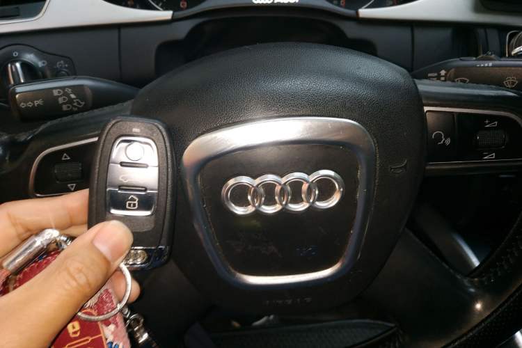 Used Audi A4L 2012 2.0 TFSI automatic standard version