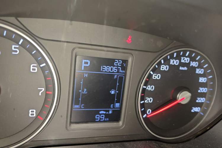 Used Kia KX3 2015 1.6L Automatic Two-Wheel Drive DLX Odometer Close Up