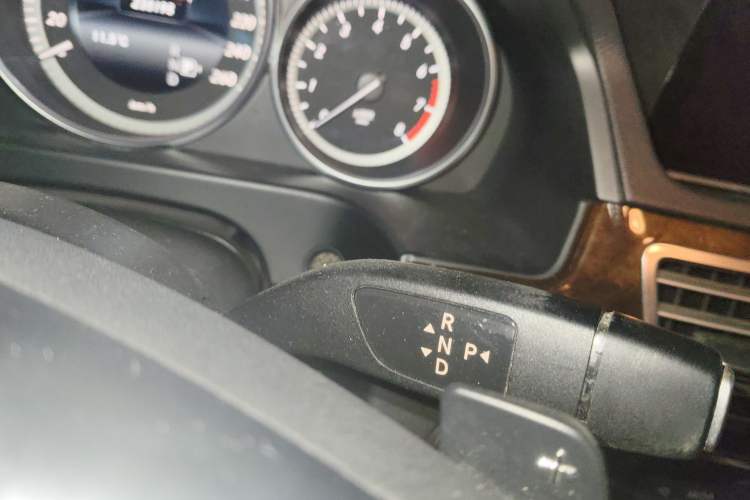 Used Mercedes-Benz E-Class 2015 Facelift E 200 L