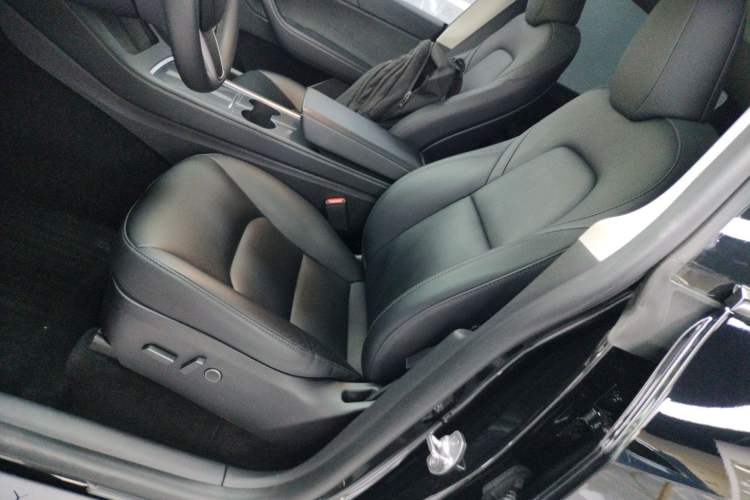 Used Tesla Model Y 2023 Rear-Wheel-Drive Version
