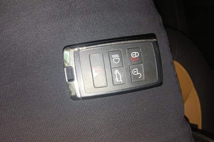 Used Land Rover Defender 2023 110 3.0T P400 X Vehicle Key