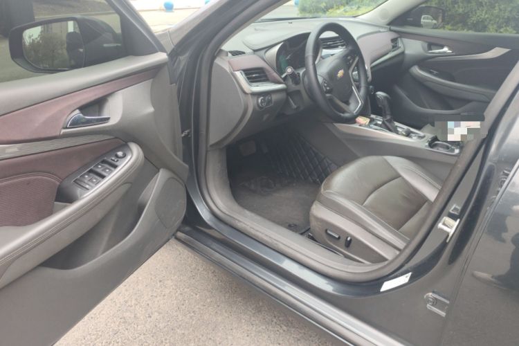 Used Chevrolet Malibu 2018 530T Automatic Luxury Edition Driver Seat