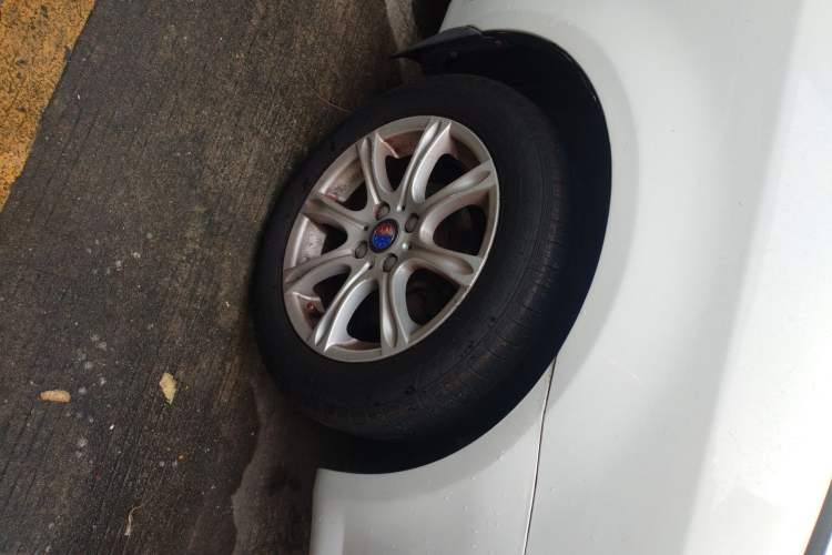 Used Geely Auto Diamond 2010 1.5L Manual CNG Classic Edition