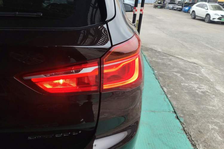 Used BMW X1 2019 sDrive20Li Leading Model
