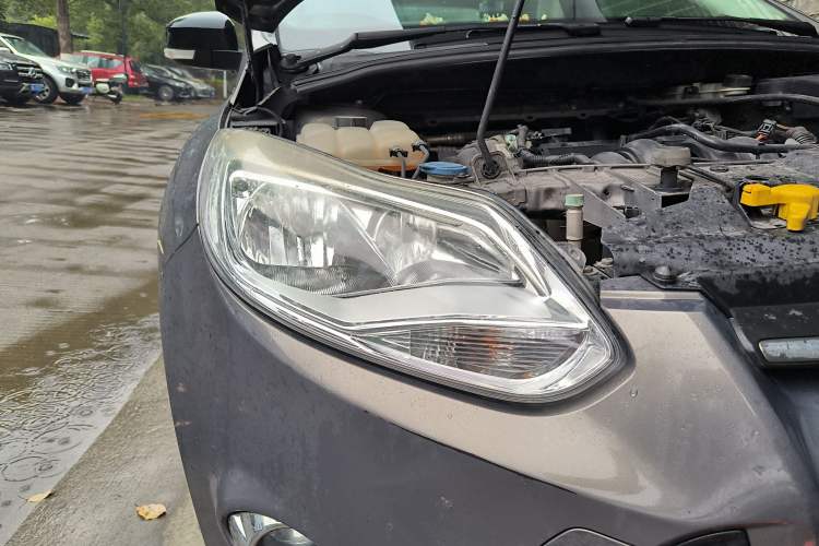 Used Ford Focus 2012 Sedan 1.6L Automatic Fashion Edition