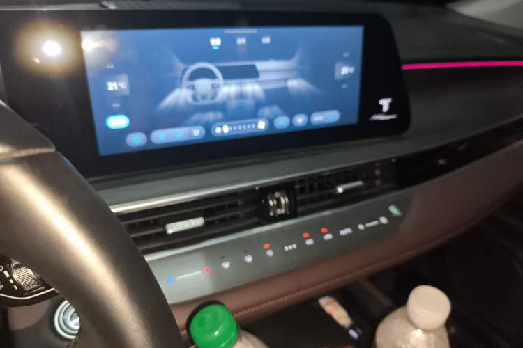 Used Chery Tiggo 8 PLUS 2024 Champion Edition 390TGDI DCT Bold Edition 5-Seater Audio And AC Panel