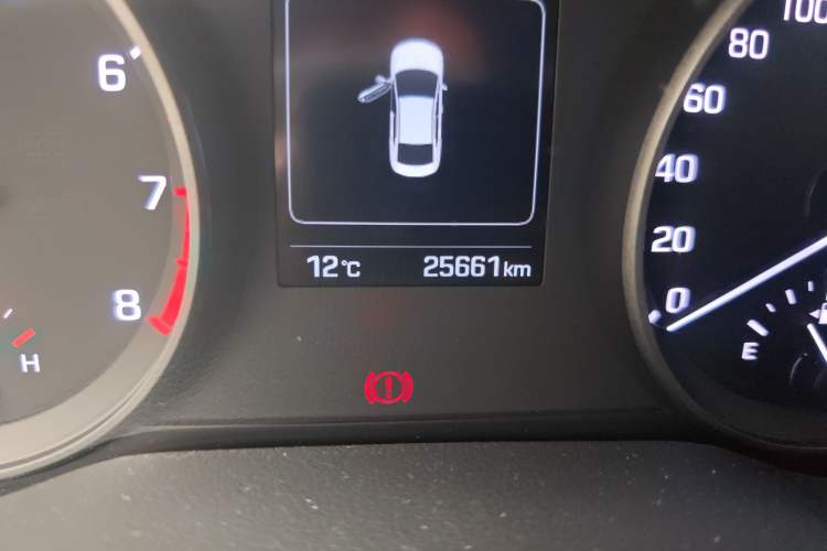 Used Hyundai Elantra (6th Generation / Lingdong) 2016 1.6L Automatic ZhiXuan – Elite Version Odometer Close Up