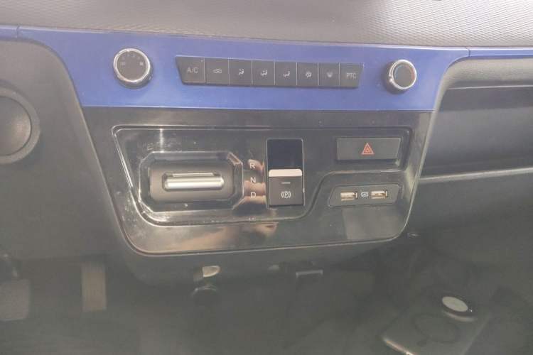 Used Dongfeng Yufeng EM27 2024 EM27L BYD CATL 41.86 kWh Gear Lever