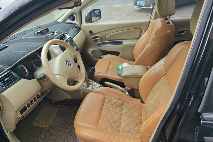 Used Venucia D50 2013 1.6L Automatic Fashion Edition
