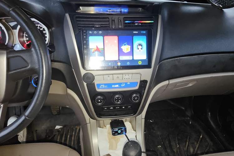 Used Geely Auto GX7 2012 1.8L Manual Elite Model Audio And AC Panel