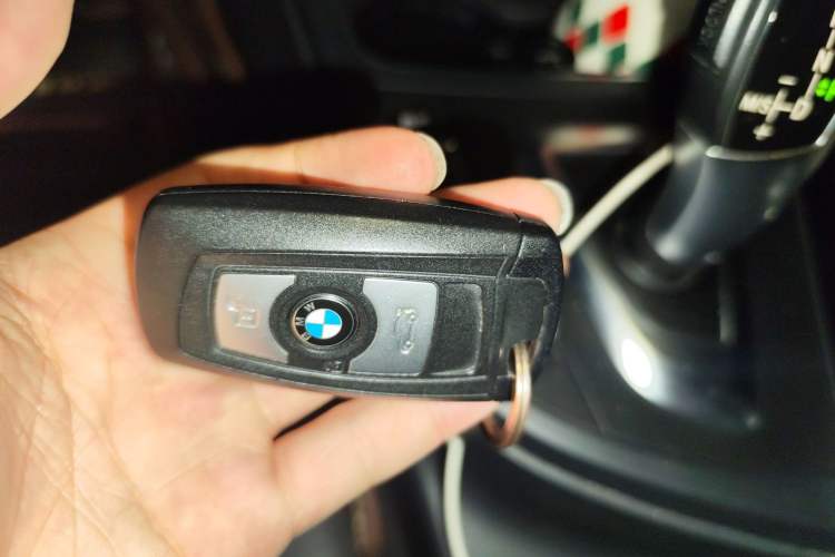 Used BMW 3 Series 2016 320Li Ambition Model
