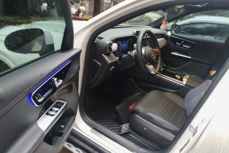 Used Mercedes-Benz GLC 2023 GLC 260 L 4MATIC Dynamic Edition 5-seater