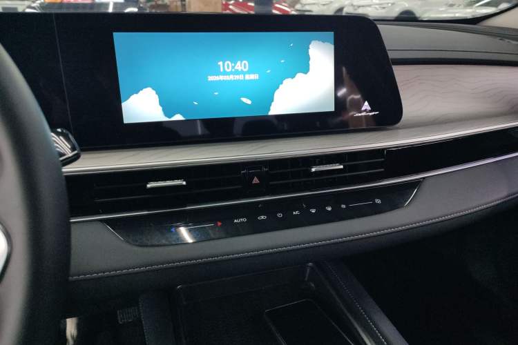 Used Chery Fengyun A8 2025 Model 70km Standard Version