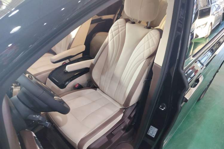 Used Hongqi HQ9 PHEV 2024 2.0T Four-Wheel Drive Business Edition