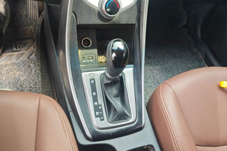 Used Hyundai Elantra (5th Generation / Langdong) 2016 1.6L Automatic Smart Version Gear Lever