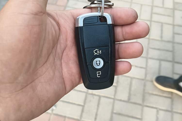 Used Ford Everest 2020 Sport Edition 2.3T Gasoline Automatic 4x4 Luxury Version 5 Seats Vehicle Key