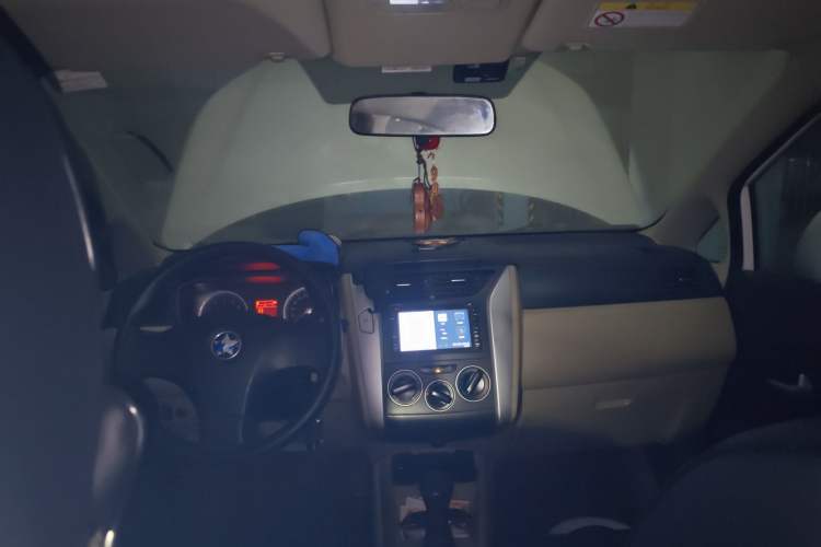 Used Venucia R50 2013 1.6L Manual Fashion Edition