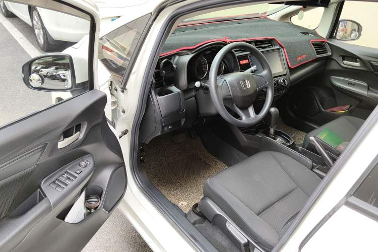 Used Honda Fit 2016 1.5L LXS CVT Comfort Sunroof Version Driver Seat