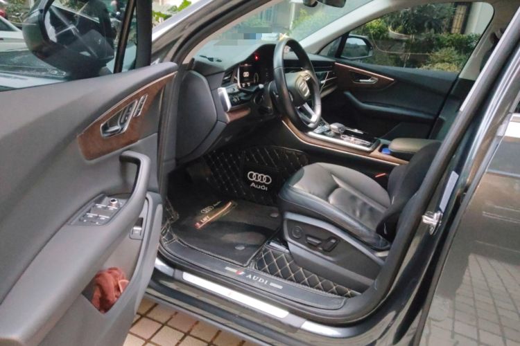 Used Audi Q7 2021 45 TFSI quattro S line Sport model